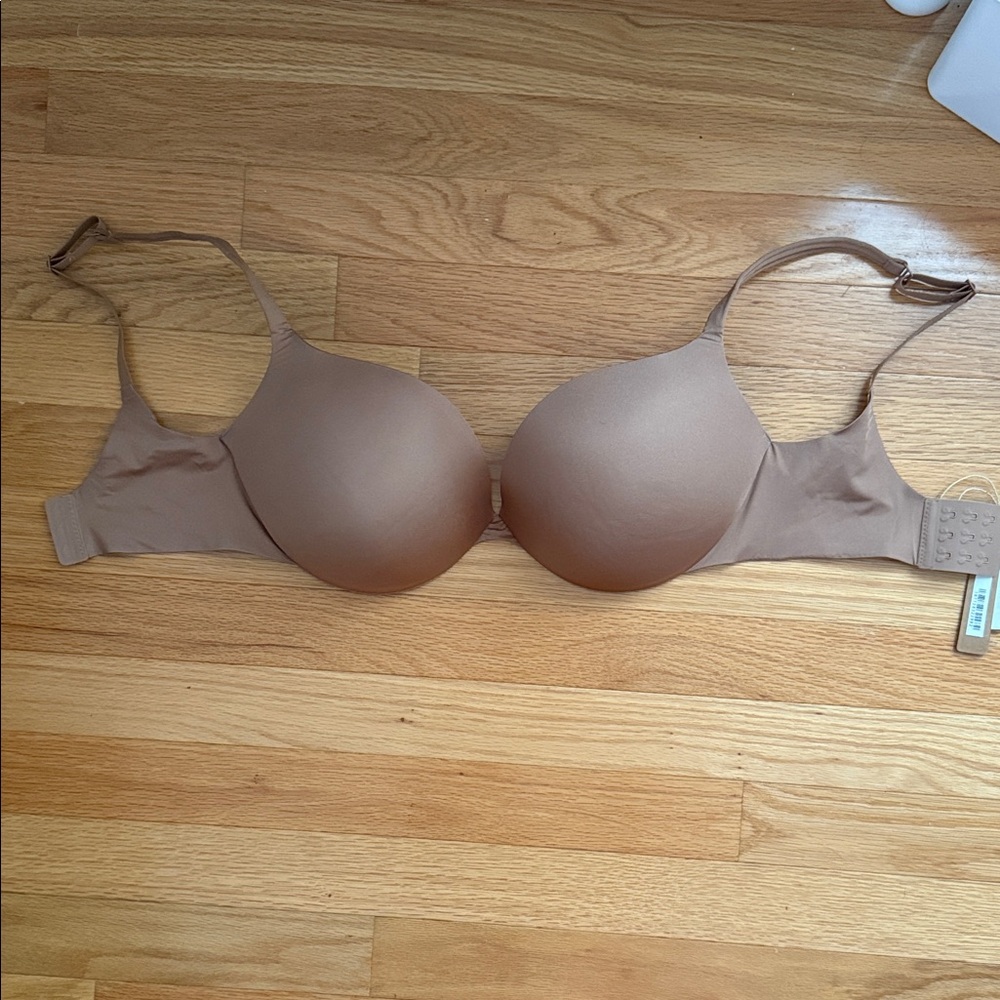 SKIMS Nude Toned Smooth Molded Bra
